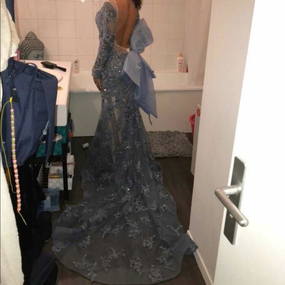 Gorgeous blue prom dress